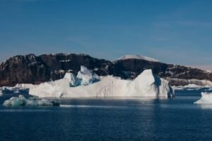 Photos-of-Antarctic-Icebergs-11