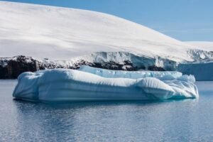 Photos-of-Antarctic-Icebergs-17