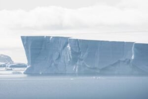 Photos-of-Antarctic-Icebergs-24