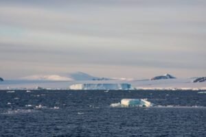 Photos-of-Antarctic-Icebergs-31