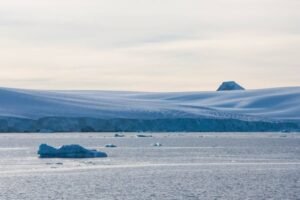 Photos-of-Antarctic-Icebergs-34