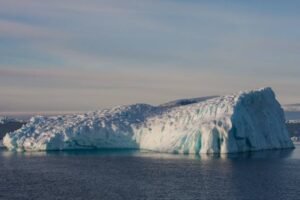 Photos-of-Antarctic-Icebergs-35