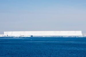 Photos-of-Antarctic-Icebergs-46