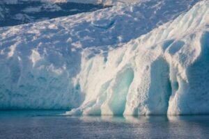 Photos-of-Antarctic-Icebergs-48