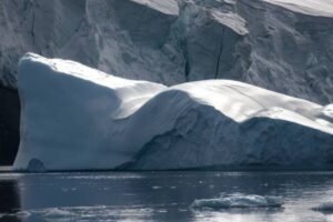 Photos-of-Antarctic-Icebergs-50